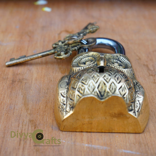 Owl Design Yellow Functional Brass Lock with 2 Keys